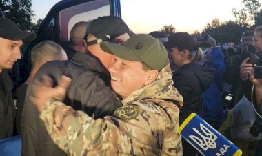 90 Ukrainian Captives Return Home