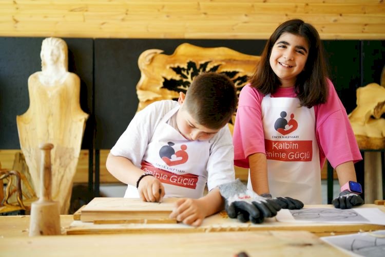 Çocuk kalp uzmanları ve tedavi gören çocuklar bir araya geldiler