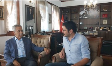 Bülent Arınç’tan Mehmet Uçum’a: Kendini bilmez zat