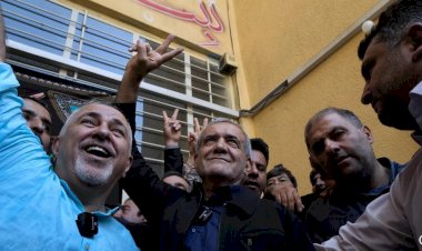 Türk asıllı, reformist Pezeşkiyan İran'ın yeni Cumhurbaşkanı oldu