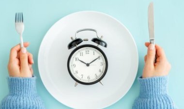  ARALIKLI ORUÇ VÜCUDU YENİLİYOR VE SAĞLIK VERİYOR