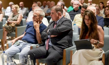 İzmir'in Geleceği İçin Önemli Adımlar: Dr. Cemil Tugay'dan Önemli Açıklamalar