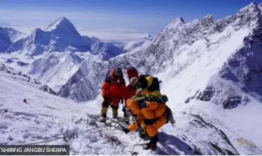 Everest'in 'ölüm bölgesinde' donan dağcıların cesetleri yıllar sonra nasıl kurtarıldı?