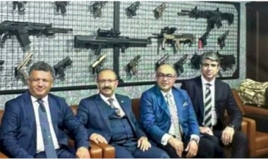 Adliyede silahlarla poz verdi... Gündemden düşmüyor