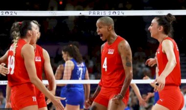 Paris 2024: Türkiye voleybolda ilk rakibi Hollanda'yı 3-2 mağlup etti