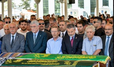 İYİ Parti Genel Başkanı Müsavat Dervişoğlu, Abdüllatif Şener'in Kayınvalidesi Leyla Çetiner'in Cenaze Törenine Katıldı