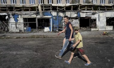 Zelenskiy yeni Avrupalı ortaklar ararken Rusya, Ukrayna köylerini bombalıyor