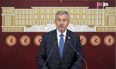 Selçuk Özdağ'dan Çarpıcı Açıklamalar: "Cumhurbaşkanlığı Hükümet Sistemi Ülkemizi Çöküşe Götürüyor"