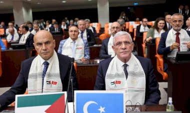 Müsavat Dervişoğlu: Zulüm Her Yerde Zulümdür
