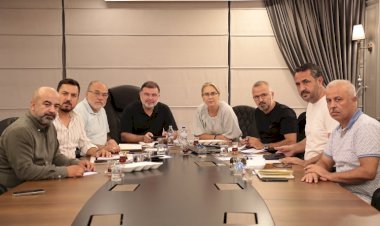AK Parti İzmir İl Başkanlığı'nda Yangın Değerlendirmesi: Devlet ve Millet El Ele