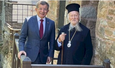 Ahmet Davutoğlu'nun Bartholomeos ile Görüşmesi: Aydınlık Gazetesi'nden Tepki