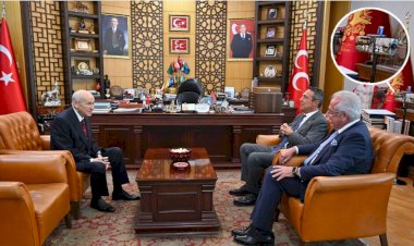 Bahçeli'nin 17-25 Aralık Yaklaşımı: Zamanı Donduran Saatin Anlamı Ne?