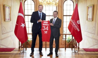 Hidayet Türkoğlu ve Ekrem İmamoğlu Emirgan Korusu’nda Buluştu