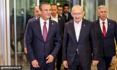 CHP Tüzük Kurultayı Öncesi Özel ve Kılıçdaroğlu Görüşmesinde Gündem: Parti Tüzüğü ve Seçim Stratejileri