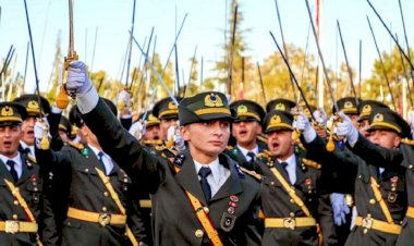 Kılıçlı Yemin Tartışmaları Büyüyor: Teğmen Ebru Eroğlu'nun Kararlı Duruşu