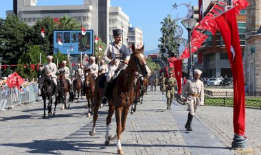 İzmir'in Kurtuluşunun 102. Yılı Coşkuyla Kutlandı
