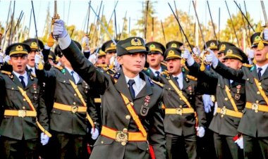 Türkiye'yi Bekleyen Tehlike: TSK'dan Bir Askeri Darbe mi, Yoksa Yargıdan Gelecek Bir Darbe mi?