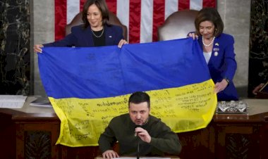 Zelensky: The World's Greatest Marketer or a Masterful Actor? The Secret Behind His Global Success