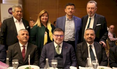 İzmir Siyasetinde Liderlik: İl Başkanlarının Artıları ve Eksileri