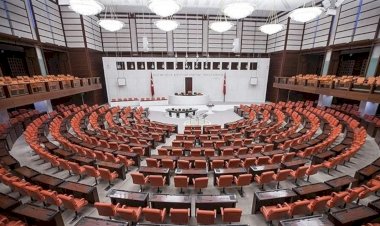 Ekonomik ve Hukuki Kriz: Ak Parti’ye Yönelik Tepkiler Büyüyor