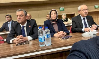 CHP Merkez Siyaseti Üstlenebilir mi?