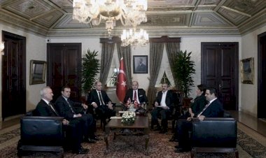Soner Yalçın'dan Kürt Siyasi Hareketine Psikanaliz: Gerçekliğin Kilidini Açmak