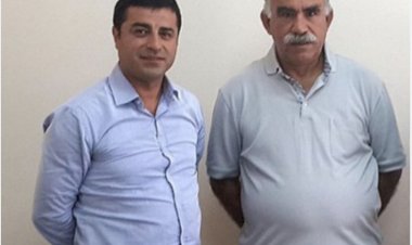 Kürt Sorunu Yeniden Gündemde: Bahçeli'nin Tokalaşması Yeni Bir Sürecin Habercisi mi?