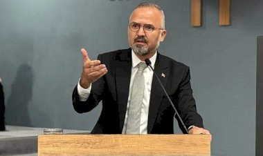 İzmir Körfezi’nde Çamur Krizi: Büyükşehir’e Sert Eleştiriler