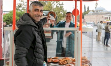 İstanbul’un Yeni Simit Arabaları Beşiktaş Meydanı’nda Görücüye Çıktı!