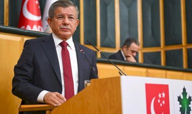 Ahmet Davutoğlu, 9. Yargı Paketi ve Kayyum Uygulamalarına Sert Tepki Gösterdi