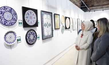 Sanat ve Kültürün Büyüsü: Çınar Uluslararası Karma Sergisi Açıldı