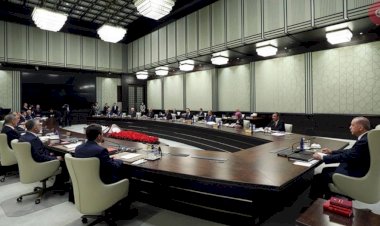 Türkiye'nin 'Gizli Anayasası' Güncelleniyor: 'Kırmızı Kitap' 2025'te Hayata Geçiyor