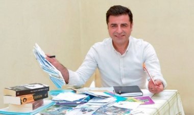 AKP'li Ensarioğlu: Nevroz'da Silahlar Bırakılacak, Demirtaş Çıkacak