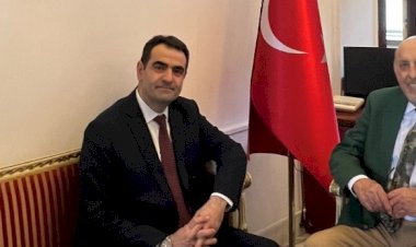 İlhan Karaçay, Lahey Büyükelçimiz Selçuk Ünal ile Derinlemesine Bir Söyleşi Yaptı