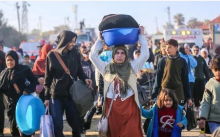 Gazzeli yetkili: İsrail'in izni sonrası 200 bin Filistinli yürüyerek kuzeye geçti