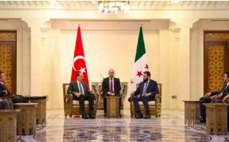 İbrahim Kalın'ın Şam'daki Kritik Rolü: Zafer Konferansı'nda Neler Yaşandı?