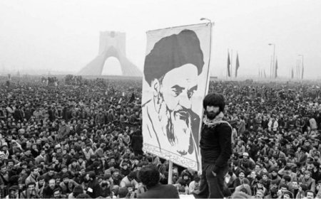 İran Devrimi 45 Yıl Sonra: Başarı mı, Hayal Kırıklığı mı?