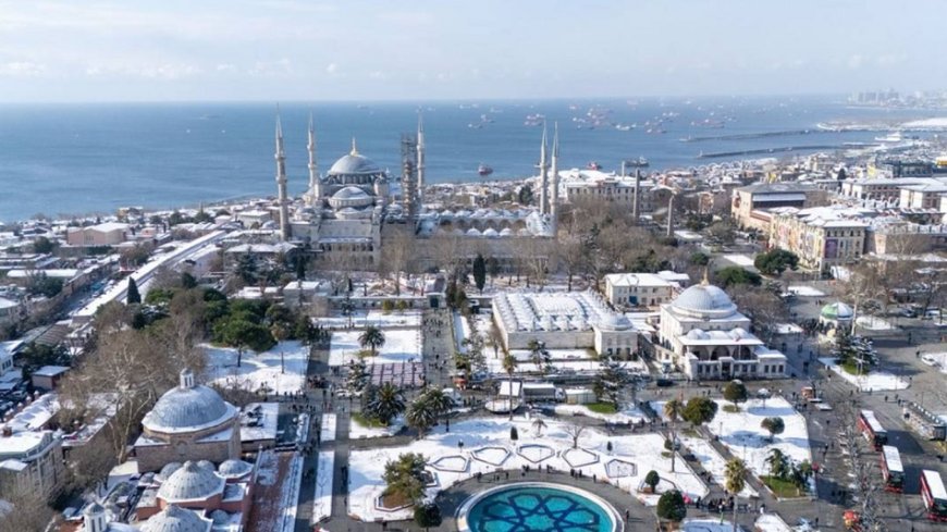 İstanbul’da Kar Manzaraları: Tarihi Şehir Beyaza Büründü