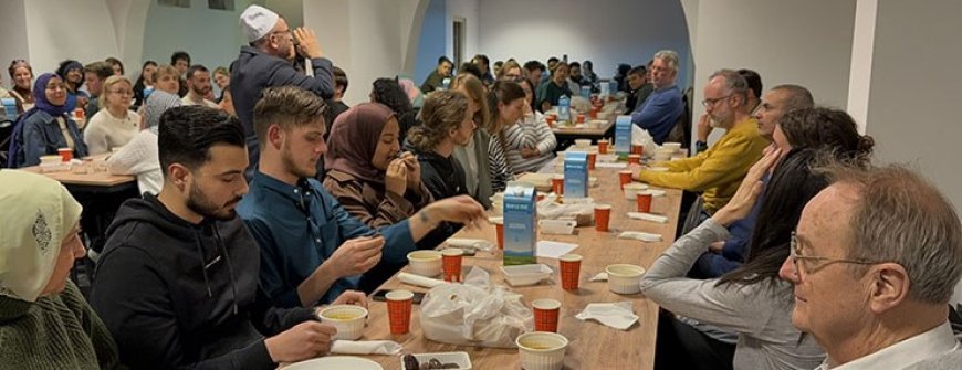 Avrupa'da Ramazan ve İftar Sofralarının Sosyal, Kültürel ve Siyasi Etkileri: Avrupa'da İslam'ın Yükselen Gücü