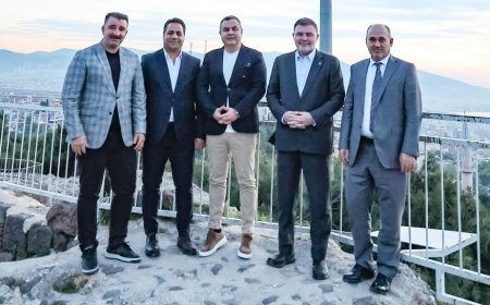 Kadifekale’de zaman durur, İzmir konuşur