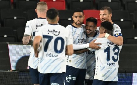 Fenerbahçe 4 Dakikada Gelen Gollerle 3 Puanı Kaptı