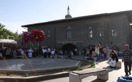 PKK Kongresi Diyarbakır’da Umut ve Şüpheyi Birlikte Getirdi