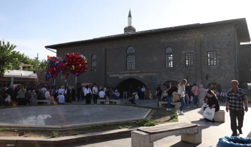 PKK Kongresi Diyarbakır’da Umut ve Şüpheyi Birlikte Getirdi