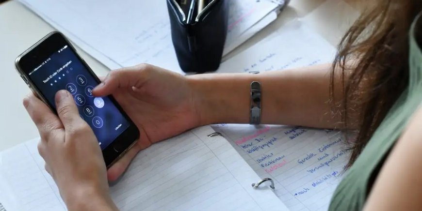 Almanya’da Okullarda Akıllı Telefon Yasağı Yayılıyor mu?