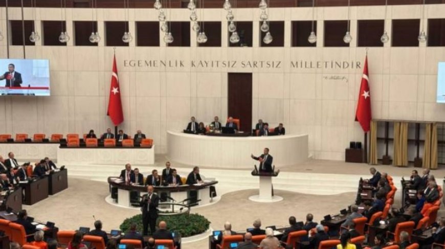 AKP, İnfaz Düzenlemesini İlk DEM Parti’yle Paylaştı: Bahçeli Bu Duruma Sert Tepki Verebilir