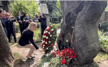 Nâzım Hikmet’in Mirası 62 Yıl Sonra Hâlâ Tartışılıyor