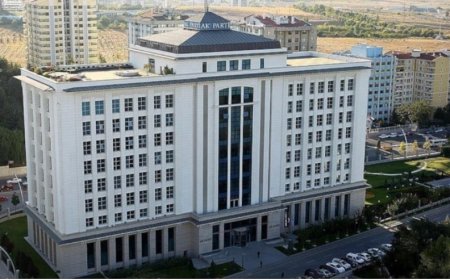 AK Parti'de Ekrem İmamoğlu Krizi Derinleşiyor