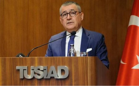 TÜSİAD'da Mesajlar Dolaylı, Katılım Güçlü: Belirsizlik ve Stratejik Otonomi Öne Çıktı
