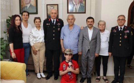 General ve Eşinden Şehit Ailelerine Bayram Ziyareti