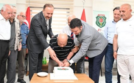 Vali Abdullah Erin’den Babalar Günü’nde Duygulandıran Buluşma